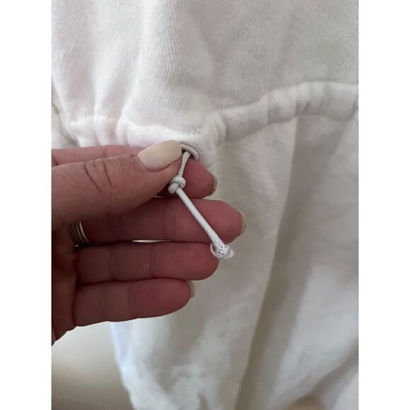 Alice + Olivia
Heeda Dropped-Shoulder Toggle Dress - Picture 7 of 7